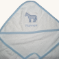 Preview: Baby-Kapuzenbadetuch aus weißem Walkfrottier mit Pony-Stickerei, 75 x 75 cm
