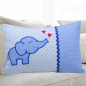 Preview: Kissen 20x30 cm mit Wunschmotiv und Wunschname bestickt (Beispiel: Elefant)
