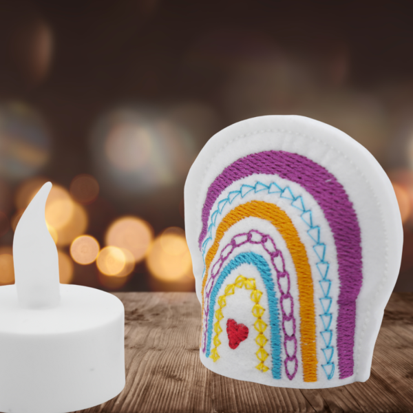 Preview: LED-Cover mit Regenbogen bestickt -ohne LED-Teelicht-