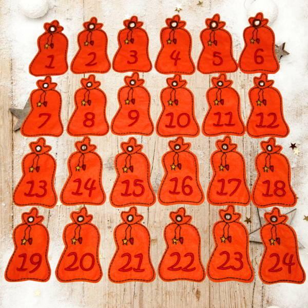 24 Adventskalenderzahlen als Anhänger Geschenkesack orange