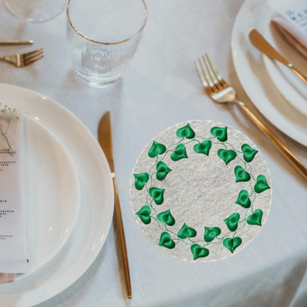 Preview: ITH-Stickdatei MugRug Untersetzer Blätterkranz Einzeldatei für 10x10cm