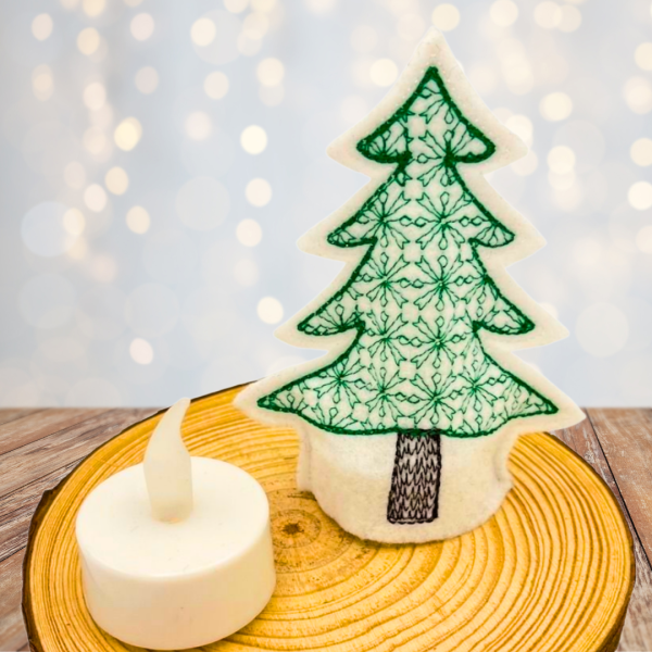 1 LED-Cover Tanne bestickt -ohne LED-Teelicht- Nr. 10