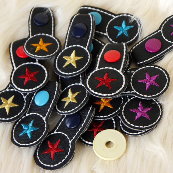 Preview: Schlüsselanhänger Stern mit Chiptasche für Einkaufswagenchip -Farbwahl-