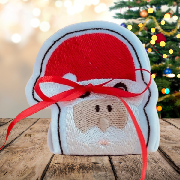 ITH-Stickdatei Geschenkverpackung Weihnachtsmann für 13x18 cm Stickrahmen