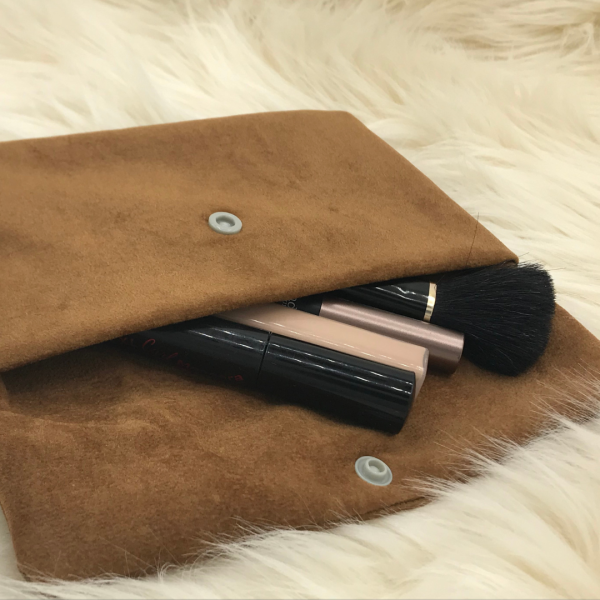 Preview: ITH Stickdatei Kosmetiktasche für den 18x30 cm Stickrahmen mit gesticktem Doodle-Herz als Geschenkidee