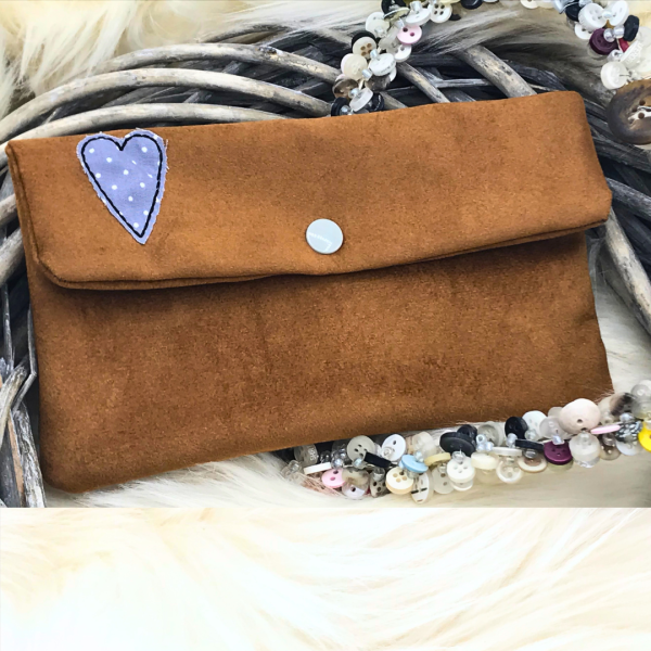 ITH Stickdatei Kosmetiktasche für den 18x30 cm Stickrahmen mit gesticktem Doodle-Herz als Geschenkidee