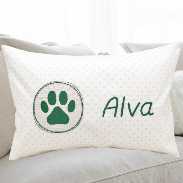 Kissen 20x30 cm Name und Hundepfoten-Abdruck bestickt