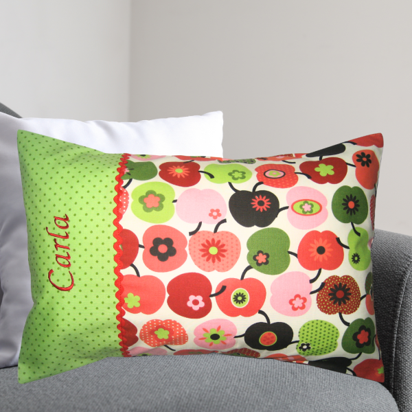 Namenskissen - Hülle 30x50 cm mit Wunschname bestickt