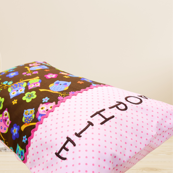 Preview: Namenskissen - Hülle 30x50 cm mit Wunschname bestickt