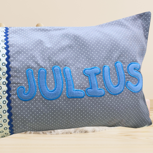 Namenskissenhülle 30x50 cm groß mit dem Namen JULIUS -sofort lieferbar-