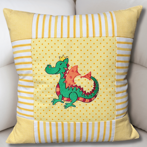 Kissenhülle 35x35 cm groß Patchkissen mit Drachen bestickt