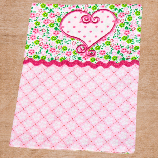 Mutterpasshülle bestickt mit Herz-Applikation -sofort lieferbar-