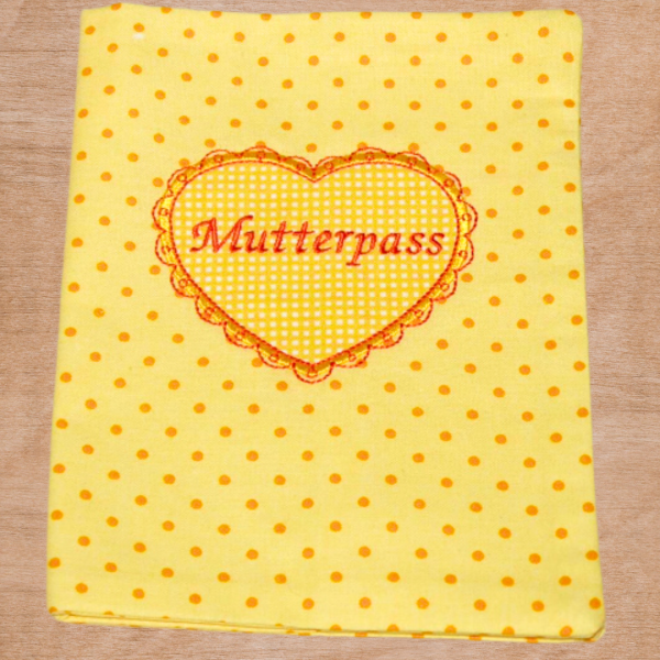 Mutterpasshülle bestickt mit Herz und Schriftzug sofort lieferbar