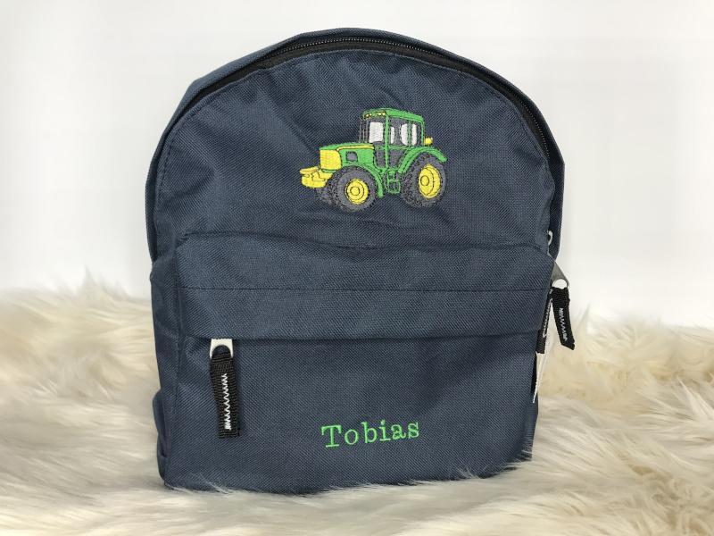 Kindergartenrucksack dunkelblau mit Traktor und Namen "Tobias" bestickt -sofort lieferbar-