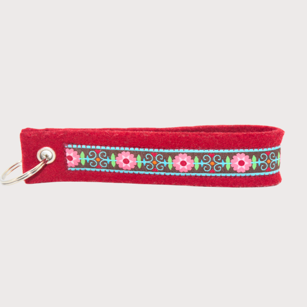 Schlüsselanhänger aus Wollfilz, bordeaux, mit Retro-Blumen-Webband