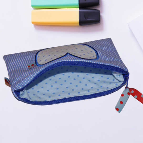 Preview: Mäppchen mit Herz-Applikation bestickt -sofort lieferbar-