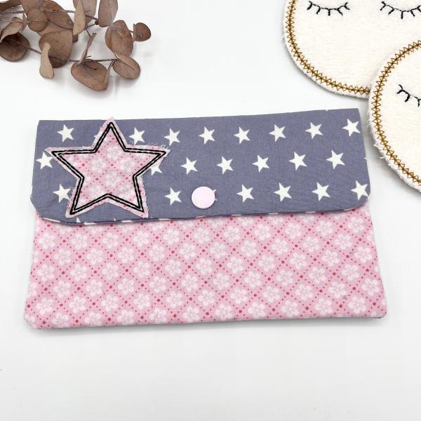 Kosmetiktasche mit Krone als Doodle-Symbol bestickt mit Druckknopf