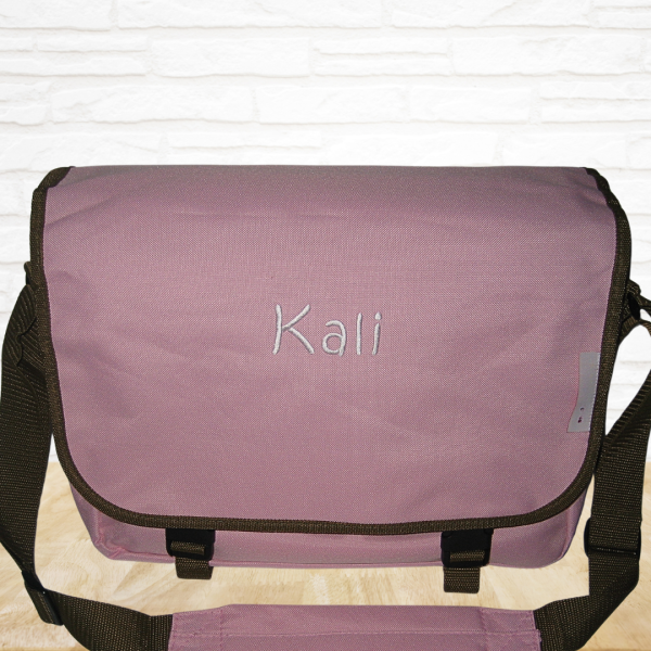große Tasche mit Wunschmotiv und Name bestickt für Schule, Uni, als Wickeltasche oder Hundekramtasche -personalisiert- rosa