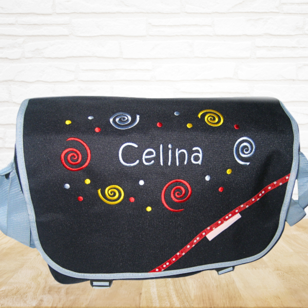 große Tasche mit Wunschmotiv und Name bestickt für Schule, Uni, als Wickeltasche oder Hundekramtasche -personalisiert- braun