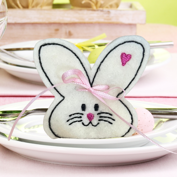 ITH-Stickdatei Geschenkverpackung Hase für 13x18 cm Stickrahmen