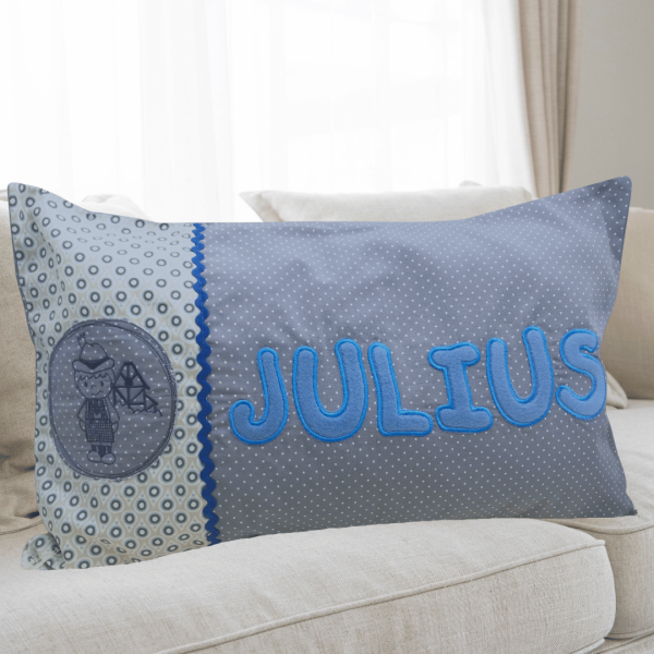 Namenskissenhülle 30x50 cm groß mit dem Namen JULIUS -sofort lieferbar-