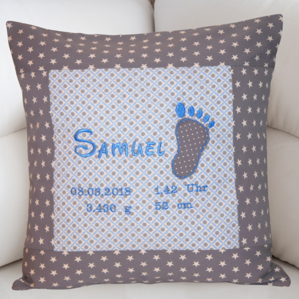 Kissenhülle mit Name + Datum + Herz + Krone bestickt 40x40 cm