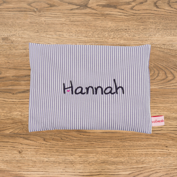 Körnerkissen bestickt "Hannah" Schriftart Herz mit Herzen, dunkelgrau