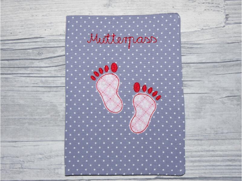 Mutterpasshülle bestickt mit Herz und Schriftzug sofort lieferbar