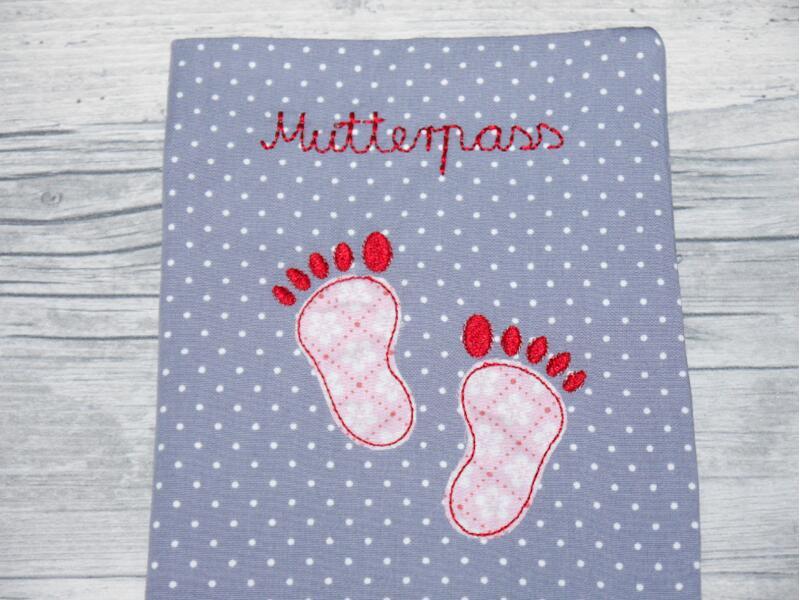 Mutterpasshülle bestickt mit Herz und Schriftzug sofort lieferbar