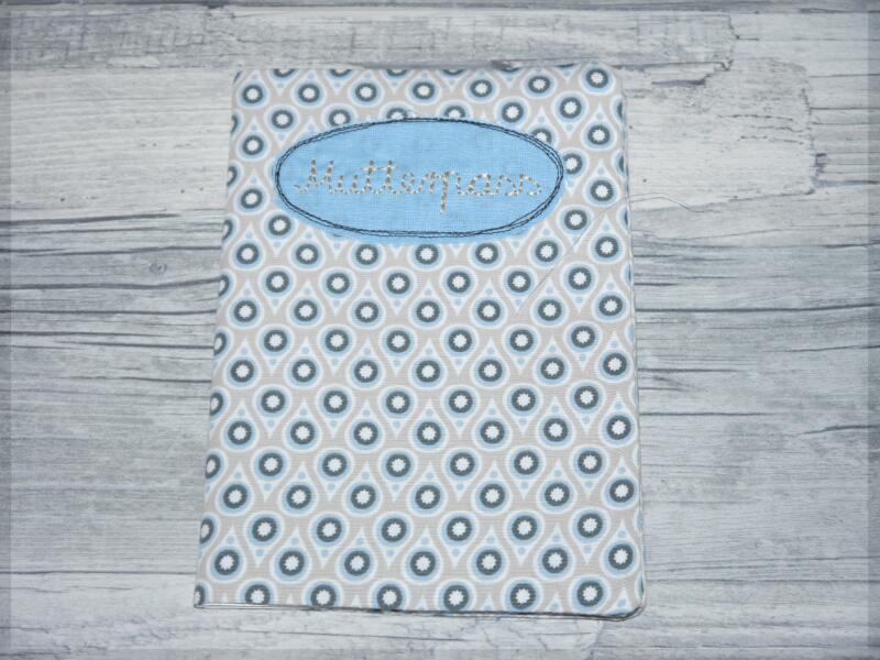 Mutterpasshülle bestickt mit Doodle-Button und Schriftzug "Mutterpass" -sofort lieferbar -