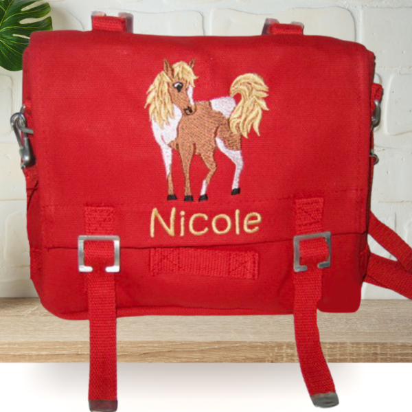 Canvastasche mit Wunschmotiv und Name bestickt für Kindergartenkinder & Große Farbe: rot Verschluss: Metallösen -personalisiert-