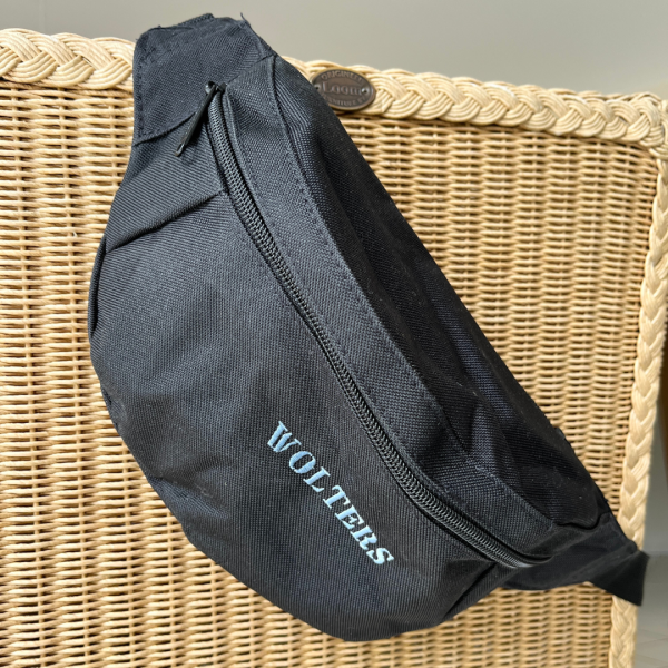 Gürteltasche schwarz bestickt -nur Name-