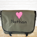 große Tasche mit Wunschmotiv und Name bestickt für Schule, Uni, als Wickeltasche oder Hundekramtasche -personalisiert- Farbwahl